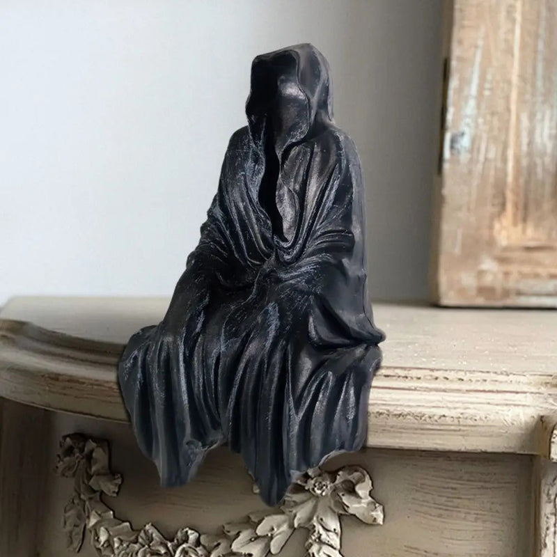 Escultura sentada preto gótico